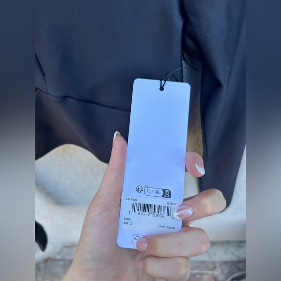 Alo Airlift Winter Warm Ski Time Long Sleeve Black New with Tags! - Picture 8 of 12